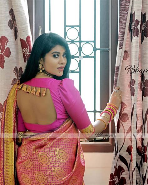 Mind Blowing Saree Photos Of Tamil Actress Nivisha