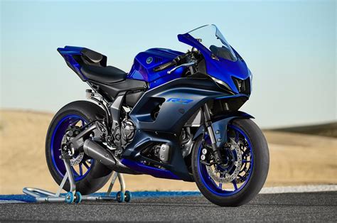 Yamaha Takes The Wraps Off The New Yzf R7 Autocar India