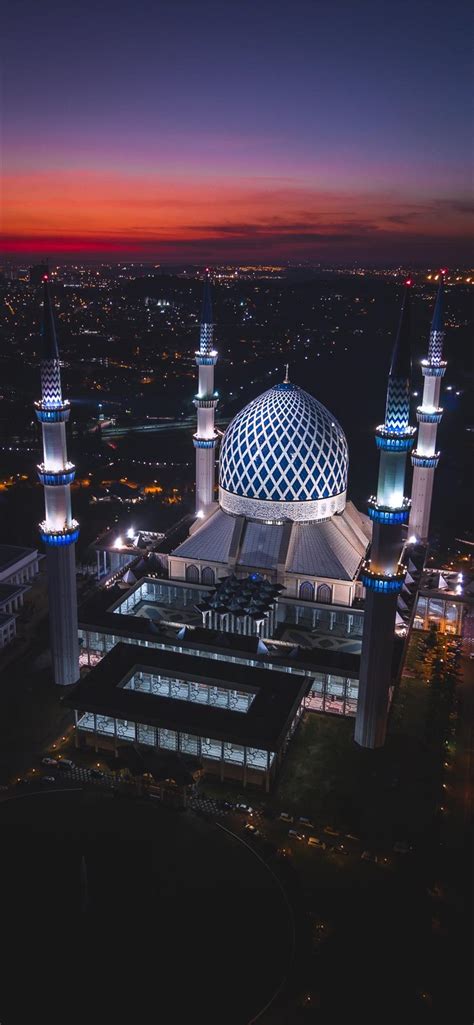 Sultan Salahuddin Abdul Aziz Mosque Iphone 11 Wallpapers Free Download