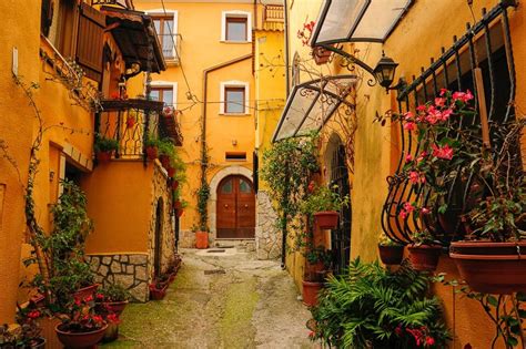 24 Enchanting Villages And Small Towns In Italy To Slow Travel