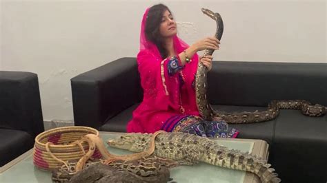 Pakistani Singer Rabi Pirzada Who Threatened Modi With Snakes Bitten