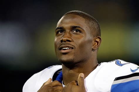 Bush voluntarily forfeited the award in 2010 after usc was hit with significant penalties by the ncaa for the star running back receiving benefits that at the time were impermissible under ncaa rules. LA Rams Must Pay Reggie Bush $12.5 Million