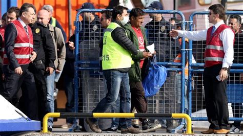 Migrant Crisis Greece Starts Deportations To Turkey Bbc News