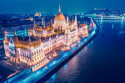 The hungarian parliament, also called budapest parliament, is the city's most symbolic building and one of the most famous in europe. The Ultimate 2 Days In Budapest Itinerary - Linda On The Run