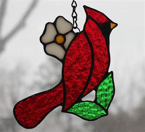 Stained Glass Cardinal With White Flower Glas In Lood Vogels Glas In Lood Kunst Suncatchers