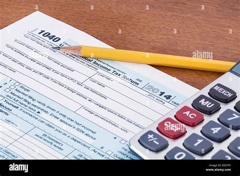 1040 Income Tax Form Hi Res Stock Photography And Images Alamy