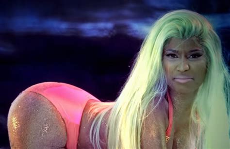 Nicki Minaj Starships 2012