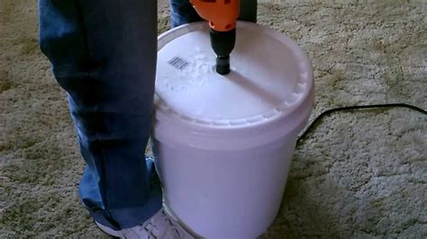 Super Simple Self Sufficiency 5 Gallon Clothes Washer