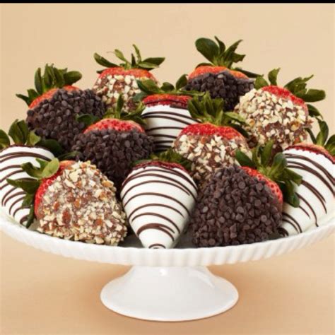 Pin By Tiffiny Toops On Ummmm Yum Chocolate Dipped Strawberries