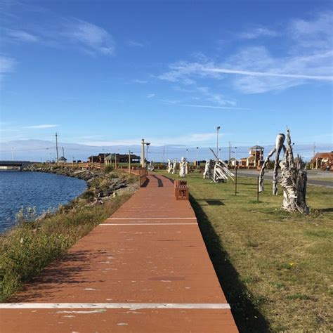 Desservi par voie de mission de 1815 à 1854. Sainte-Anne-des-Monts - City