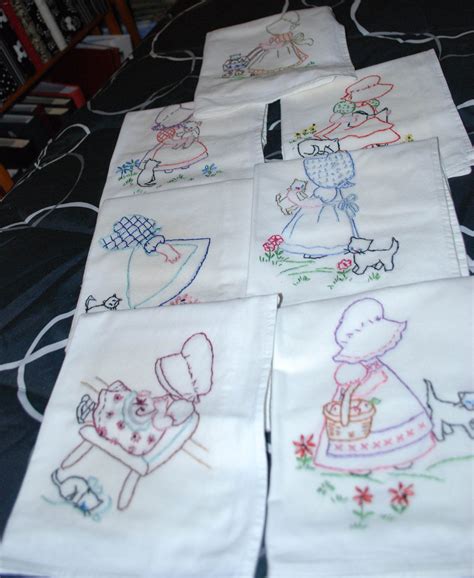 Kitchen Towels Sunbonnet Sue And Kitten Hand Embroidered Brand New