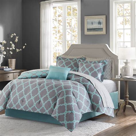 We haven't forgotten the romantic as well, who will find inspiration in the more classic duvets embellished with delicate lace. 5 Best Bedding Sets - Top-Rated Bed in a Bag Sets