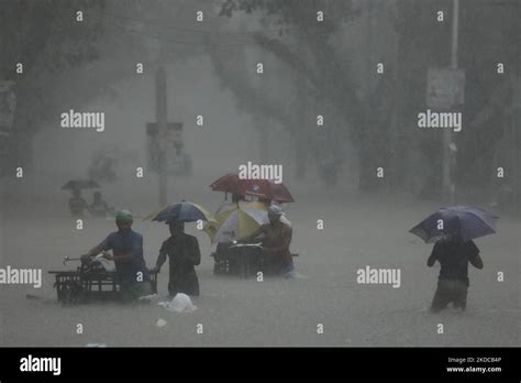 2022 urban flood in south asia hi-res stock photography and images - Alamy