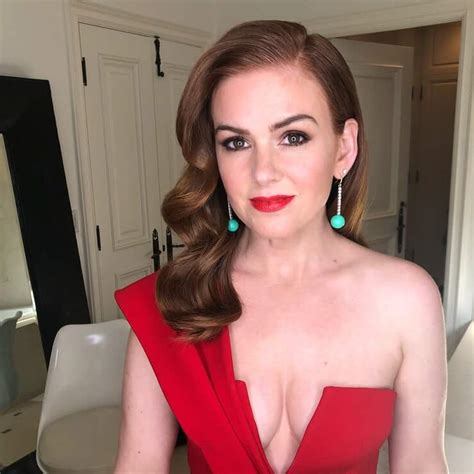 Sexy Isla Fisher Boobs Pictures Will Make Your Hands Want Her
