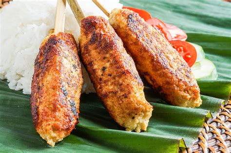 MLDSPOT Makanan Khas Bali Yang Enak Beserta Tempat Makan Enak Di Bali