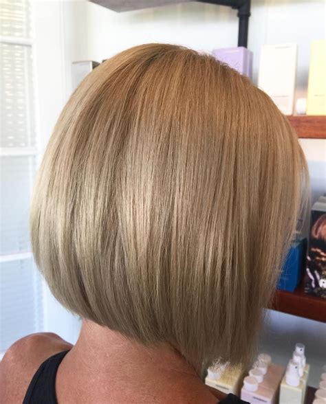 Smooth And Shiny Blonde Bob Blonde Hair Is Difficult To Create A Shine