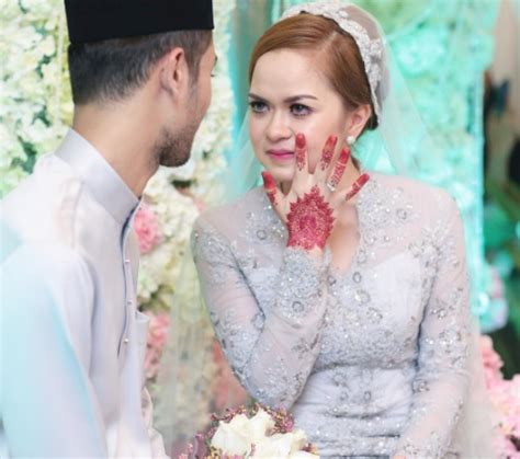 Harris mendirikan rumah tangga dengan wanita dari sabah, nik naziha nawawi pada mei 2016. Harris Baba Dan Isteri Nik Naziha Zawawi | EncikShino.com
