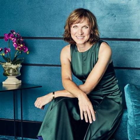 fiona bruce measurements bio age weight and height