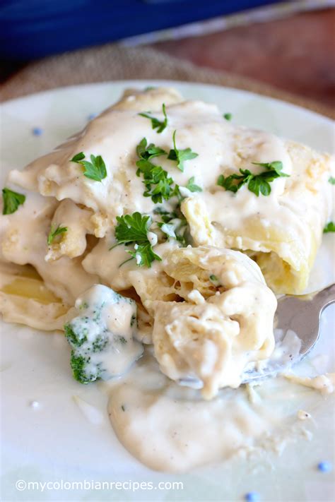 Easy shrimp alfredo has homemade creamy white alfredo sauce seasoned with garlic, shredded parmesan cheese, and succulent shrimp all stirred together with add the cream cheese and butter, stirring until melted. Chicken and Broccoli Alfredo Lasagna Rolls | My Colombian ...