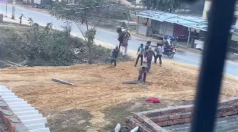land dispute in madhubani caught in cctv footage मधुबनी जमीनी विवाद में दो गुटों के बीच झड़प