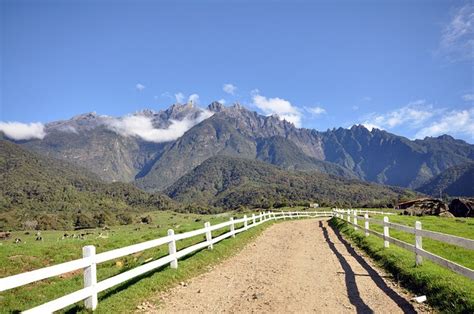 D' olundus view lodge located approximately 150metre from kundasang town. D'IZZ HOMESTAY KUNDASANG