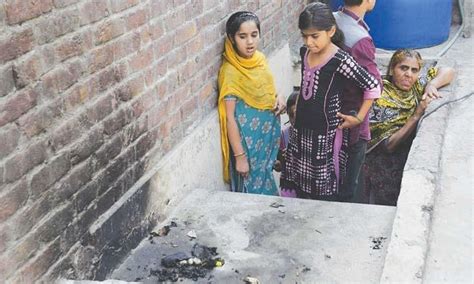Pak Teenage Girl Burnt By Her Own Mother And Brother For Marrying A Man She Loved