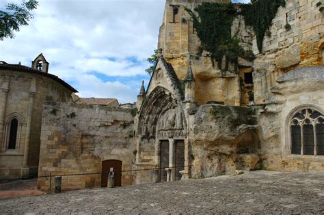 A grand structure carved out of the rock in the heart of this unspoilt medieval town. Saint-Emilion Souterrain