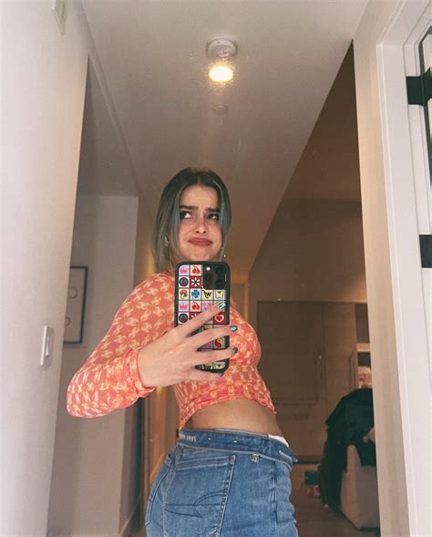 Addison Raes Mirror Selfies