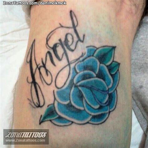 Tanto en la parte de los brazos como en las piernas, estos diseños son uno de los más demandados. Tatuaje de Letras, Rosas, Ángel