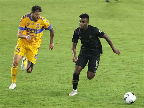 TIGRES VS LAFC La Tribunera