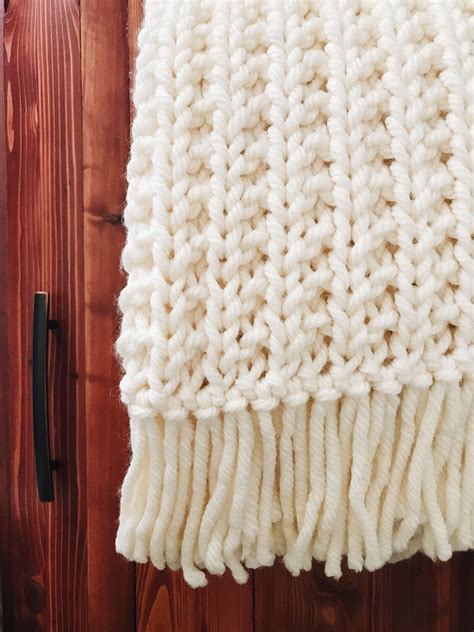 Free Knitting Pattern The Chunky Ribbed Fringe Knit Blanket By Brennaannhandmade Chunky Knit