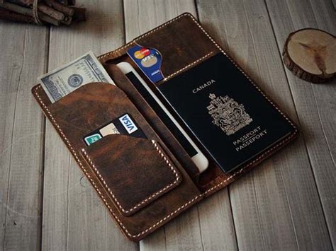 The Handmade Iphone 6 Leather Wallet Holds Your Daily Essentials