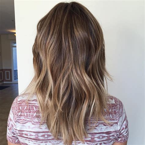 This balayage hairstyle with brown and blonde highlights looks absolutely gorgeous on medium length hairs. 60 Balayage Hair Color Ideas with Blonde, Brown, Caramel ...