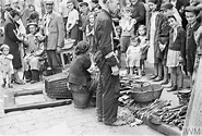 Daily life in the Warsaw Ghetto, 1941 - Rare Historical Photos