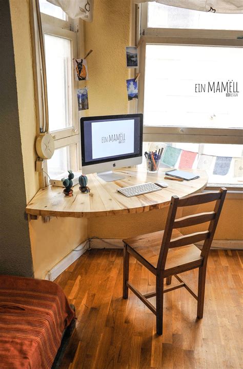 Maybe you just need a small tabletop area, or maybe you need shelves that can be fully stocked with supplies. Pin en Guido
