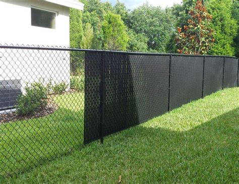 The Ideas Of Fence Weave In 2020 Chain Link Fence Privacy Chain Link