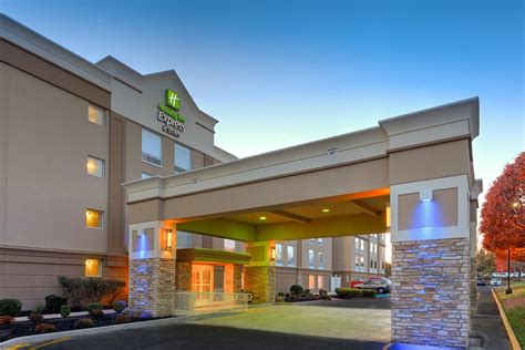 Holiday Inn Express Hotel And Suites West Long Branch 98 ̶1̶2̶8̶