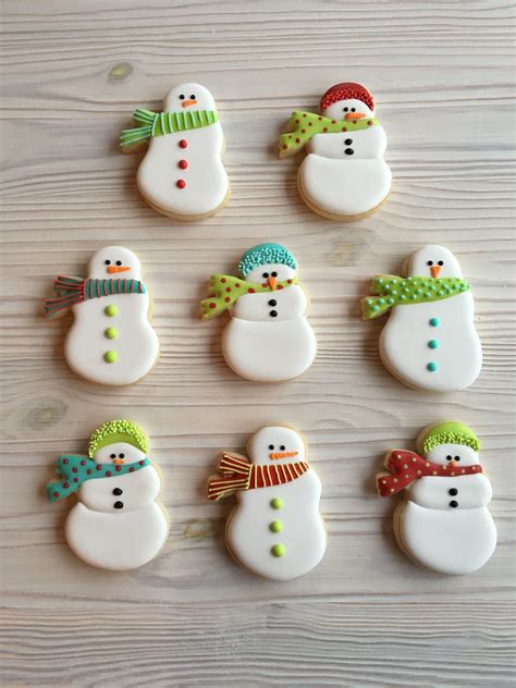 Snowman Cookies By Dyan Snowman Cookies Xmas Cookies Sugar Cookies
