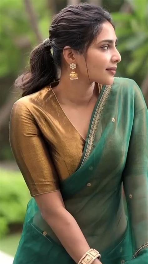 Aishwarya Lakshmi Malayalam Actress Saree Beauty Hd Phone Wallpaper