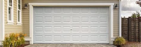Browse our gallery to find color inspiration for your garage door. 5 Best Garage Door Paints Reviewed (2020) - Best Paint For