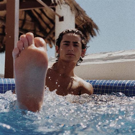 Emilio Osorios Feet