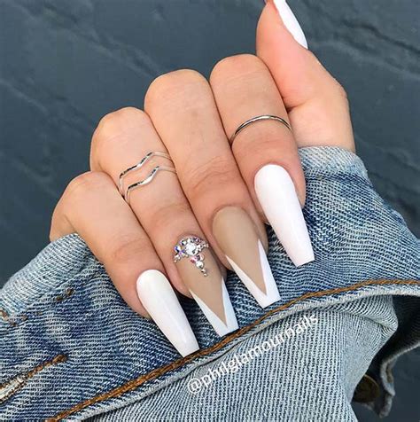 23 Elegant French Tip Coffin Nails You Need To See Stayglam