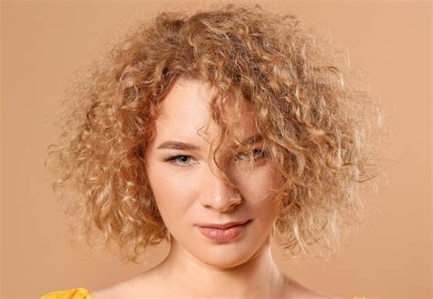 30 blonde curly hairstyles to emphasize your glamour hairdo hairstyle