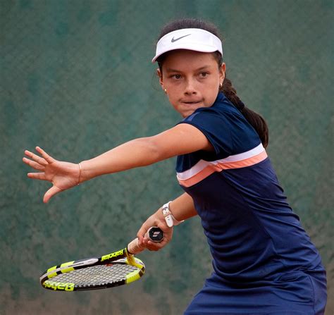 Lucciana Pérez Avanza Y Está En Cuartos De Final Del Roland Garros