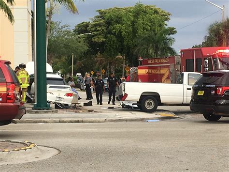 West Palm Beach Crash Sends Car Onto Sidewalk And Building Wpec