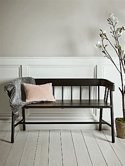 Great for sitting in a garden, or the park, these lovely and sturdy rustic benches with backs are a staple of certain scenes. 10 simple home decoration ideas that will tempt you to ...