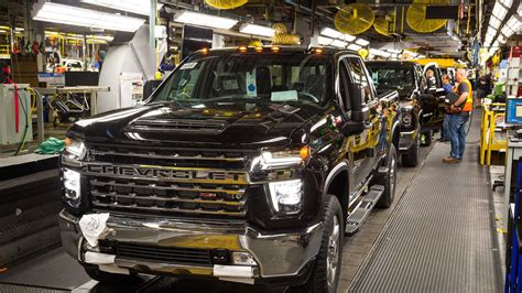 Gm To Temporarily Halt Full Size Pickup Production Due To Chip Shortage