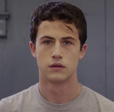 Clay Jensen Dylan Minnette 13 Reasons Why Rapazes Bonitos Rapazes Sensuais Cara Dos Sonhos