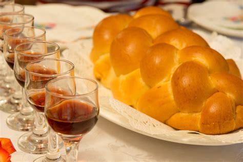 How To Host Shabbat Dinner My Jewish Learning