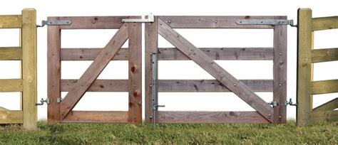 Wooden Fence Gate Plans Free Free Diy Wood Gate Plans In 2020 Farm